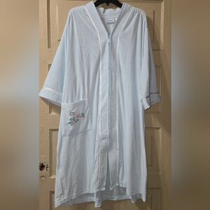 National Zip Front Embroidered Flower Basket Blue Robe House Coat NWT Size: 2X